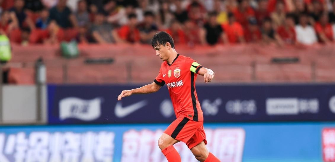 包含窗口期欧冠焦点战，武汉三镇单刀错失，态度坚定，赛程密集仍需轮换的词条